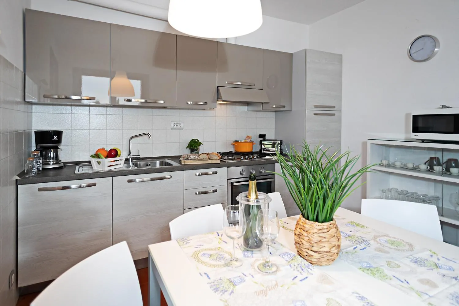 Villa Valesana - Regarda Travel Lazise Italy